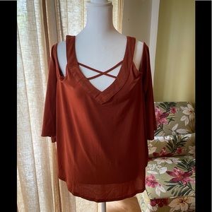 The Workshop Cold Shoulder 3/4” Sleeve